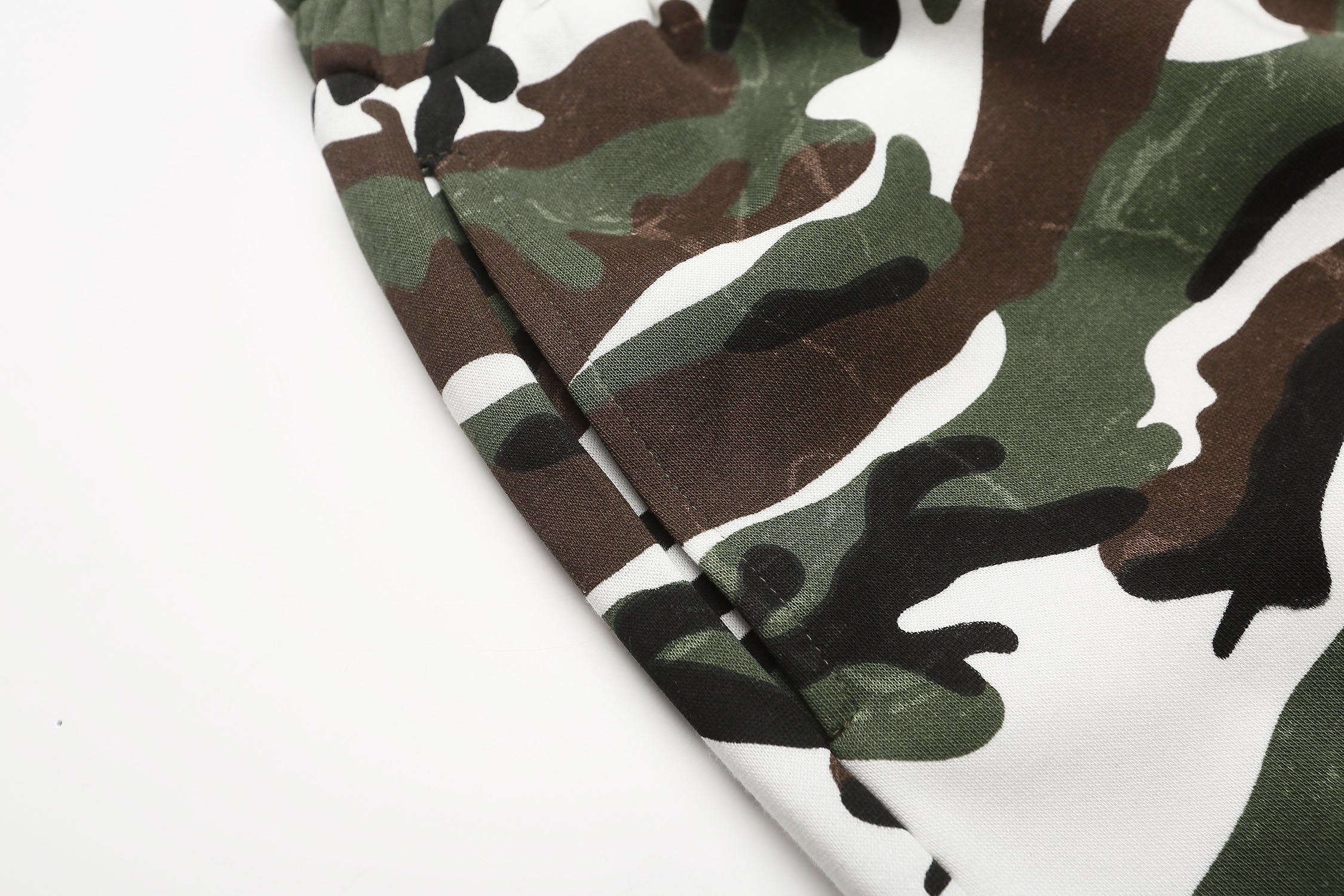 STARRVAINT Camo Print Loose Shorts