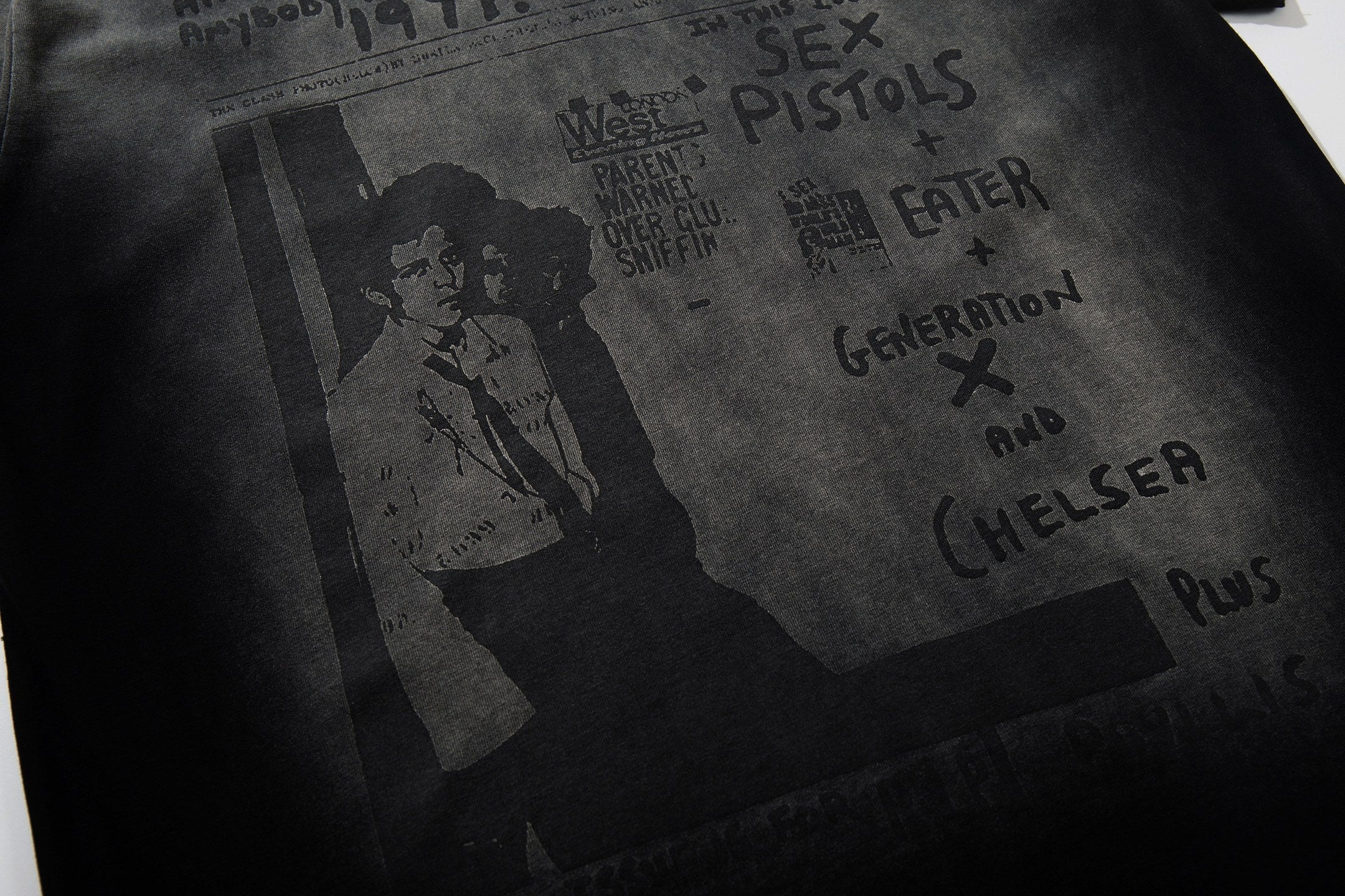 STARRVAINT “Text Collage Graphic T-Shirt”