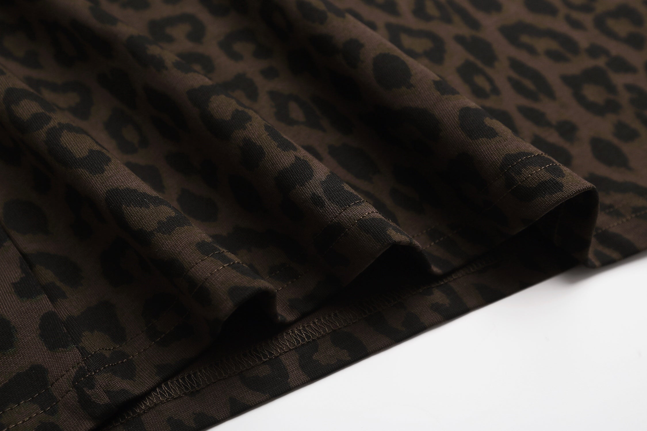 STARRVAINT Leopard Graphic T-Shirt