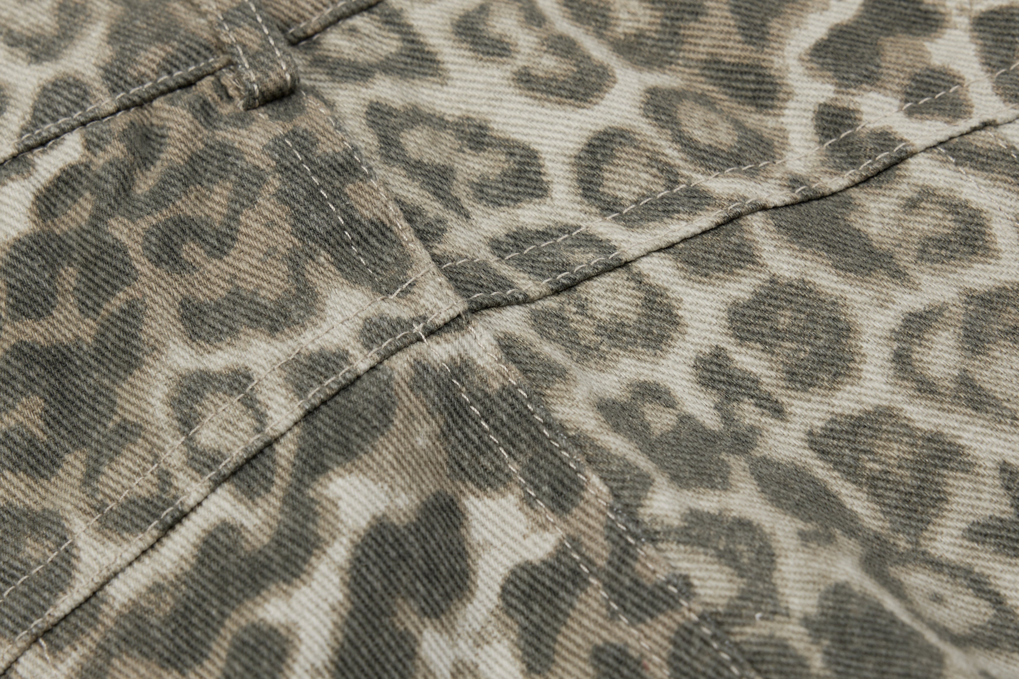 STARRVAINT Leopard Barrel Pants