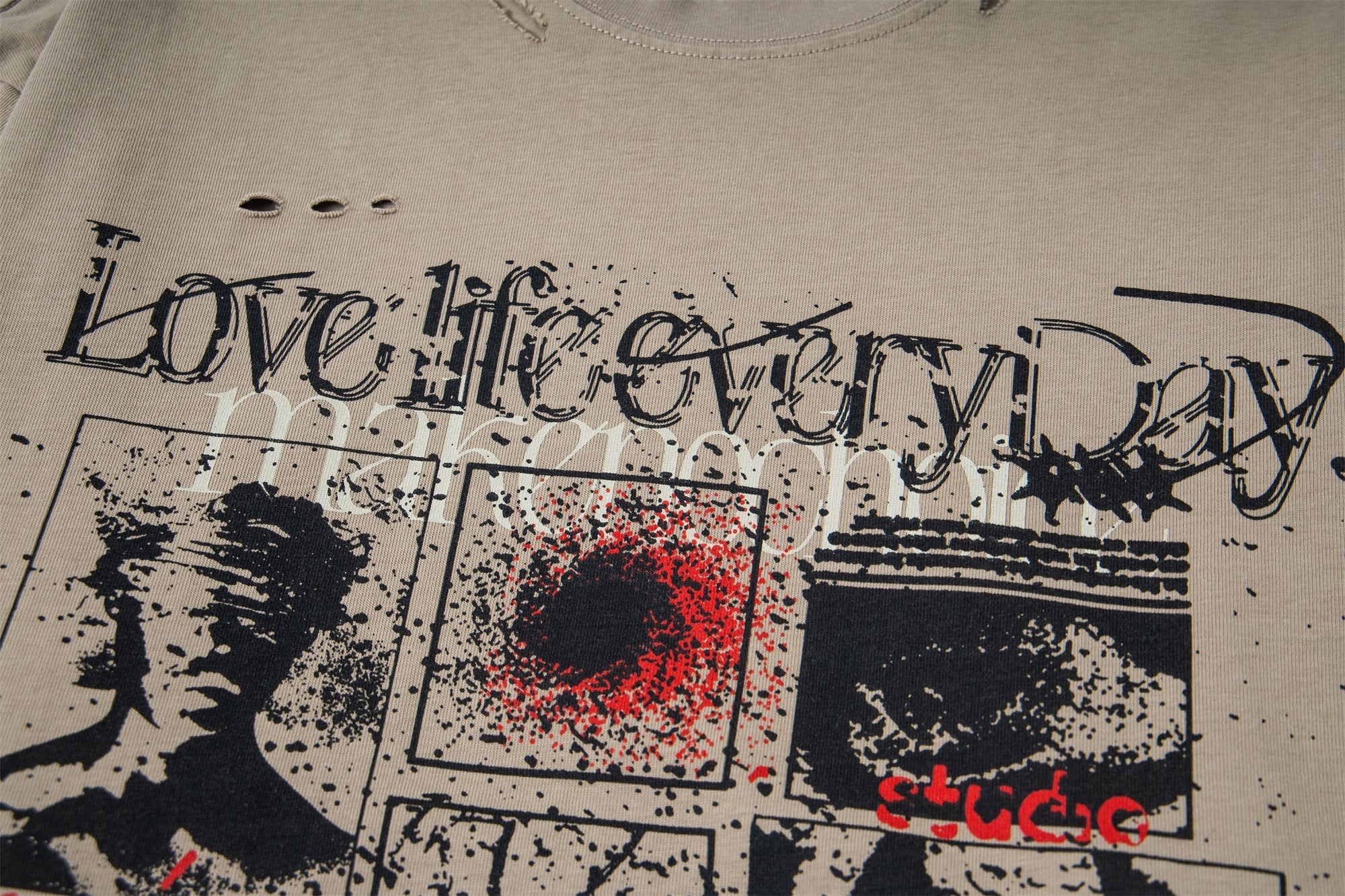 STARRVAINT Layered Camo-Sleeve Distressed Graphic Tee