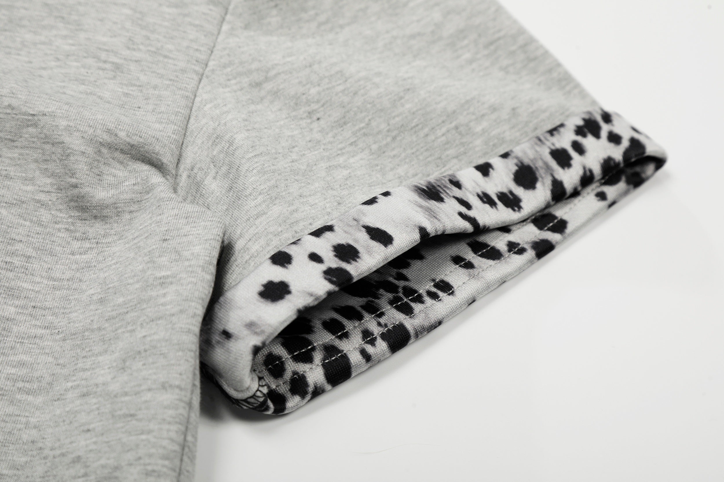 STARRVAINT “Leopard Trim Zip Polo”