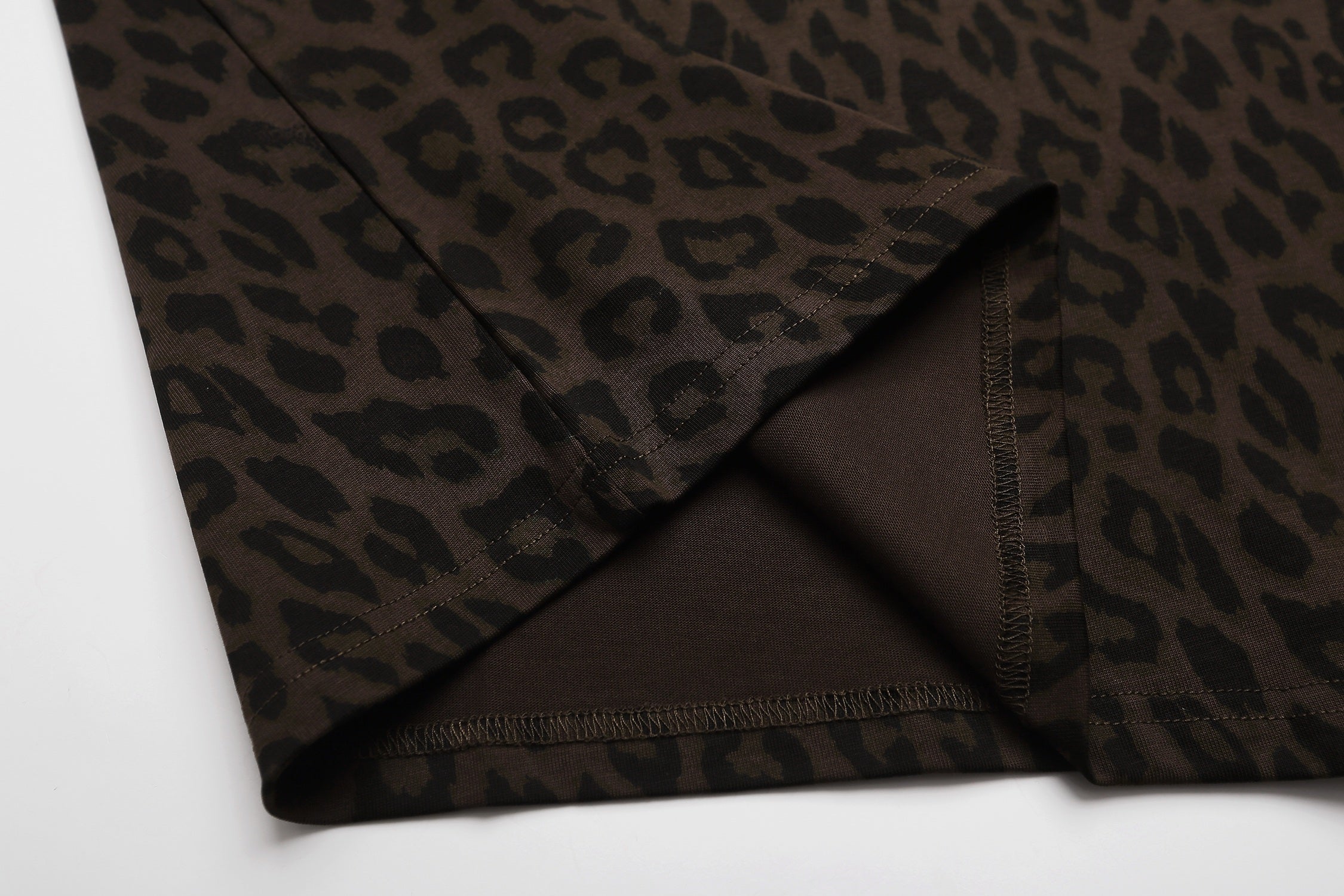 STARRVAINT Leopard Graphic T-Shirt