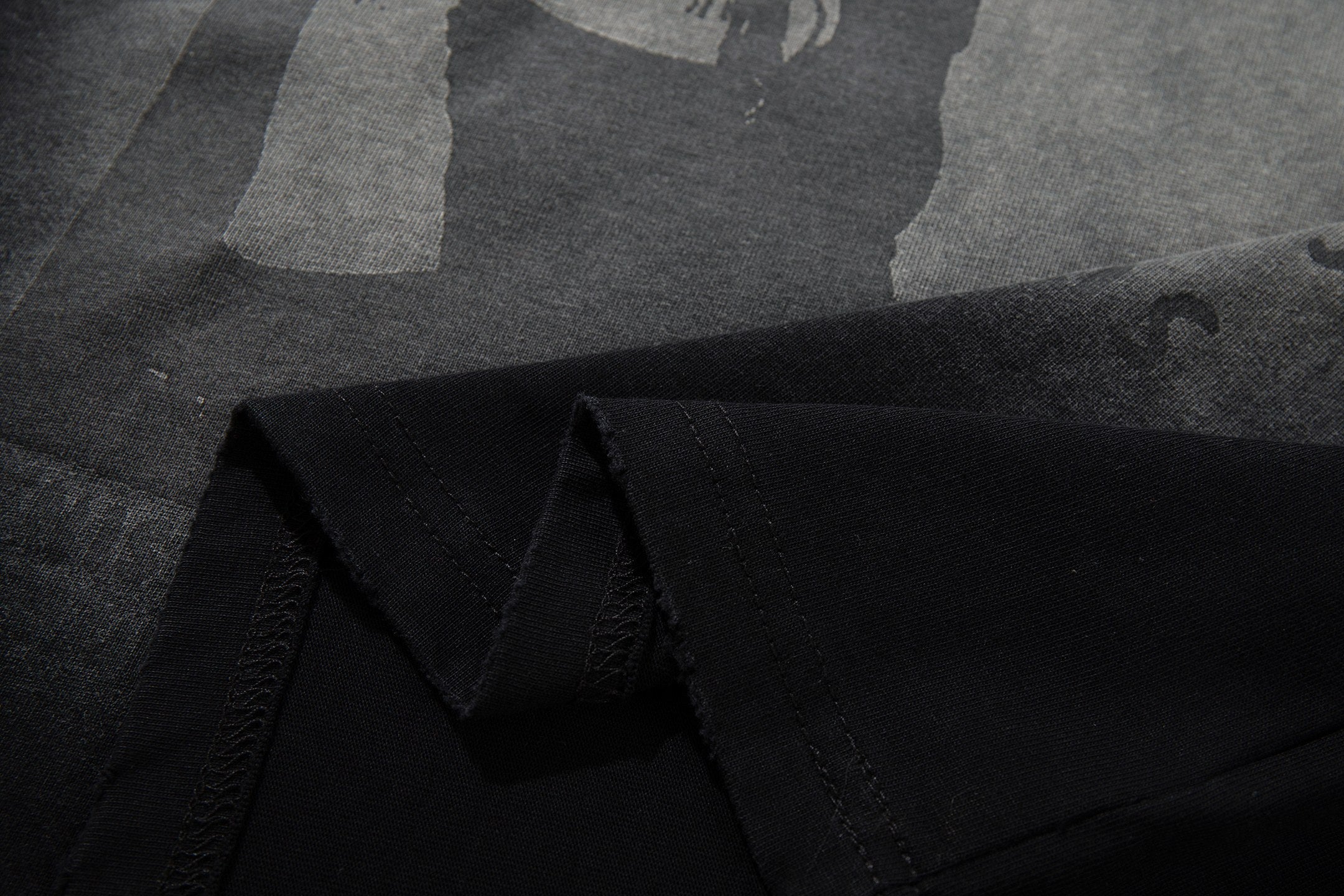 STARRVAINT “Text Collage Graphic T-Shirt”