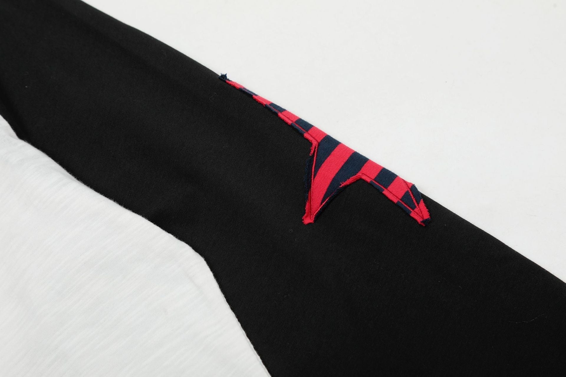 STARRVAINT Raglan Graphic Long-Sleeve Tee
