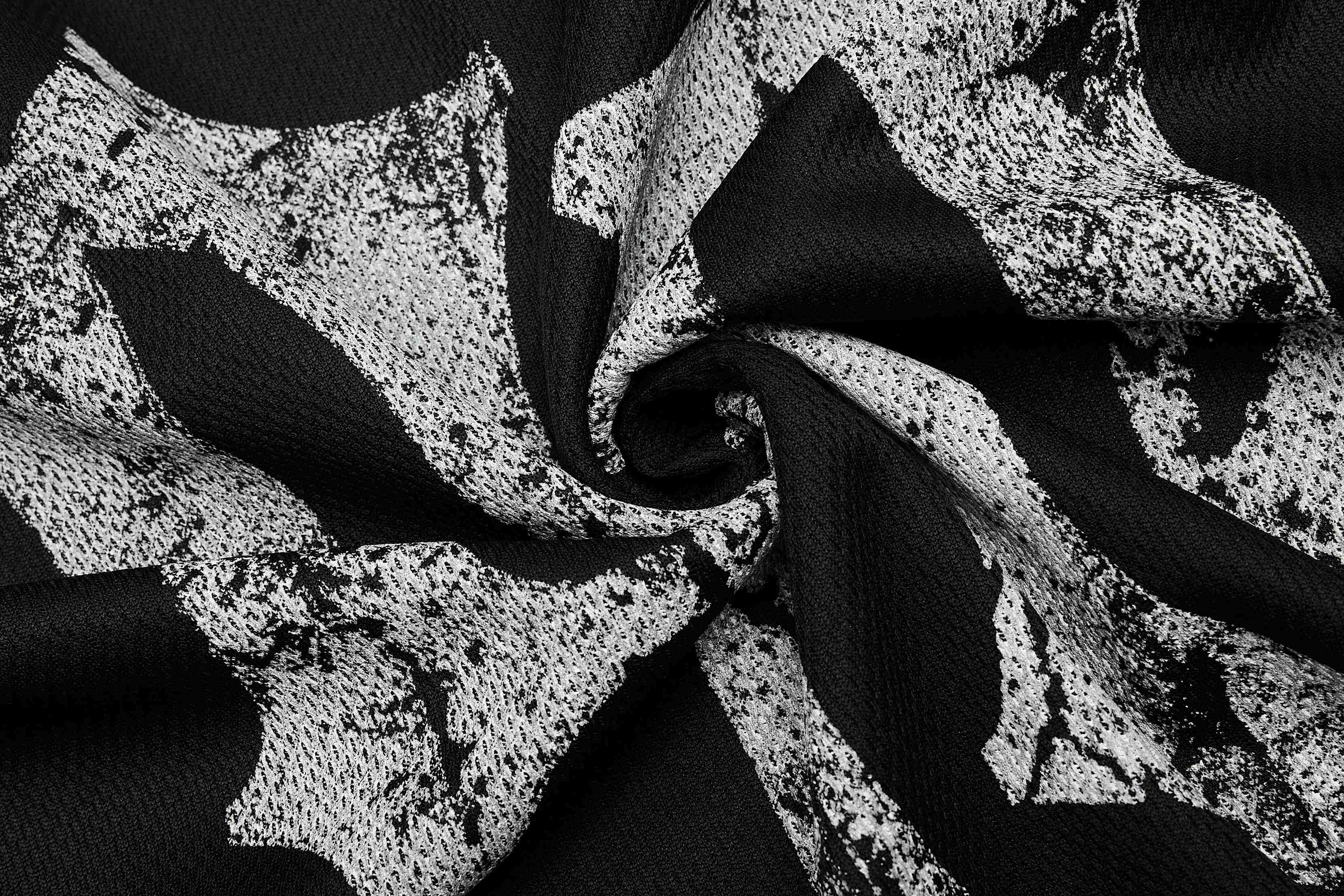 STARRVAINT “Aversio Mesh Sport Tee”