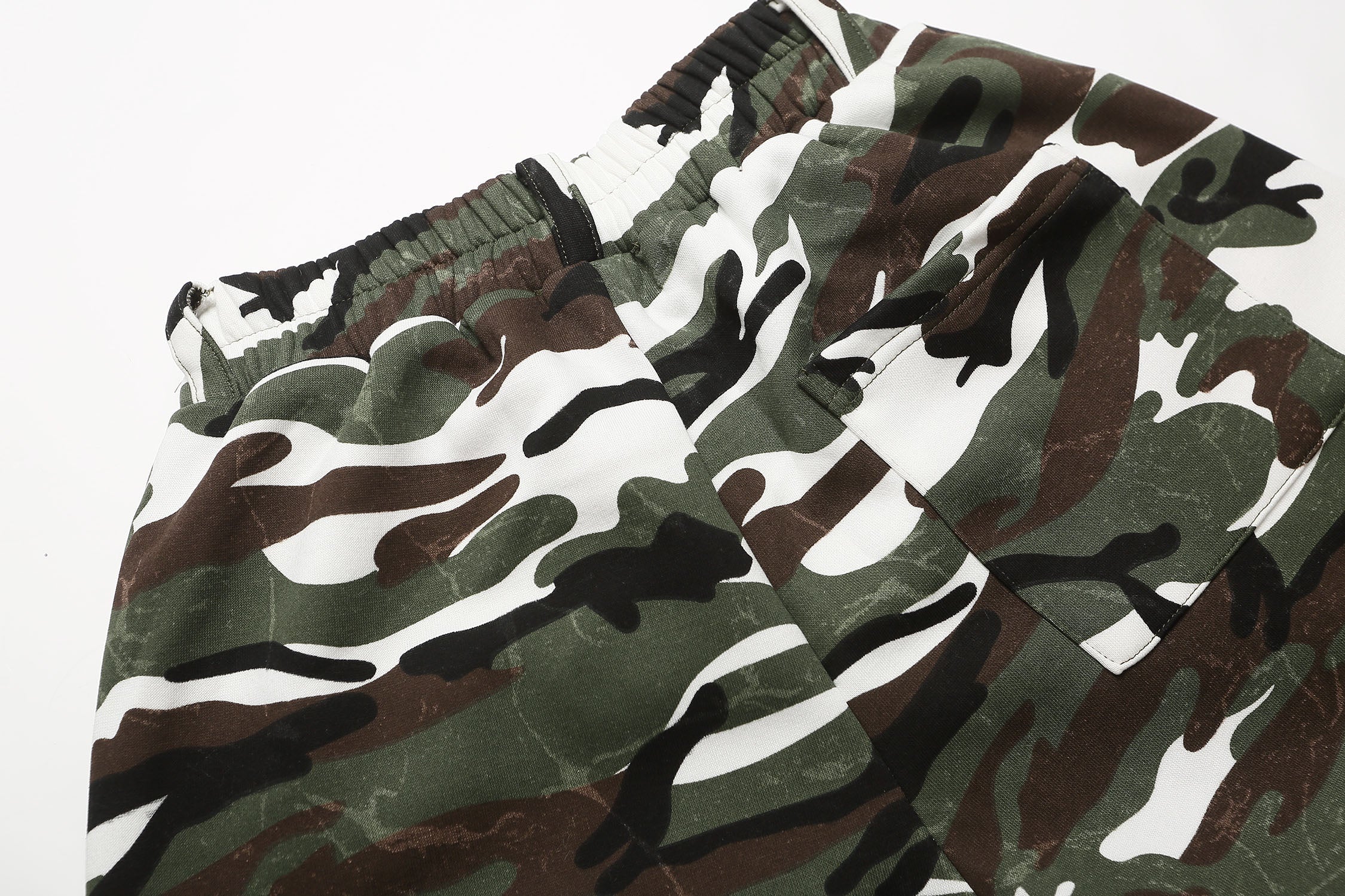 STARRVAINT Camo Print Loose Shorts