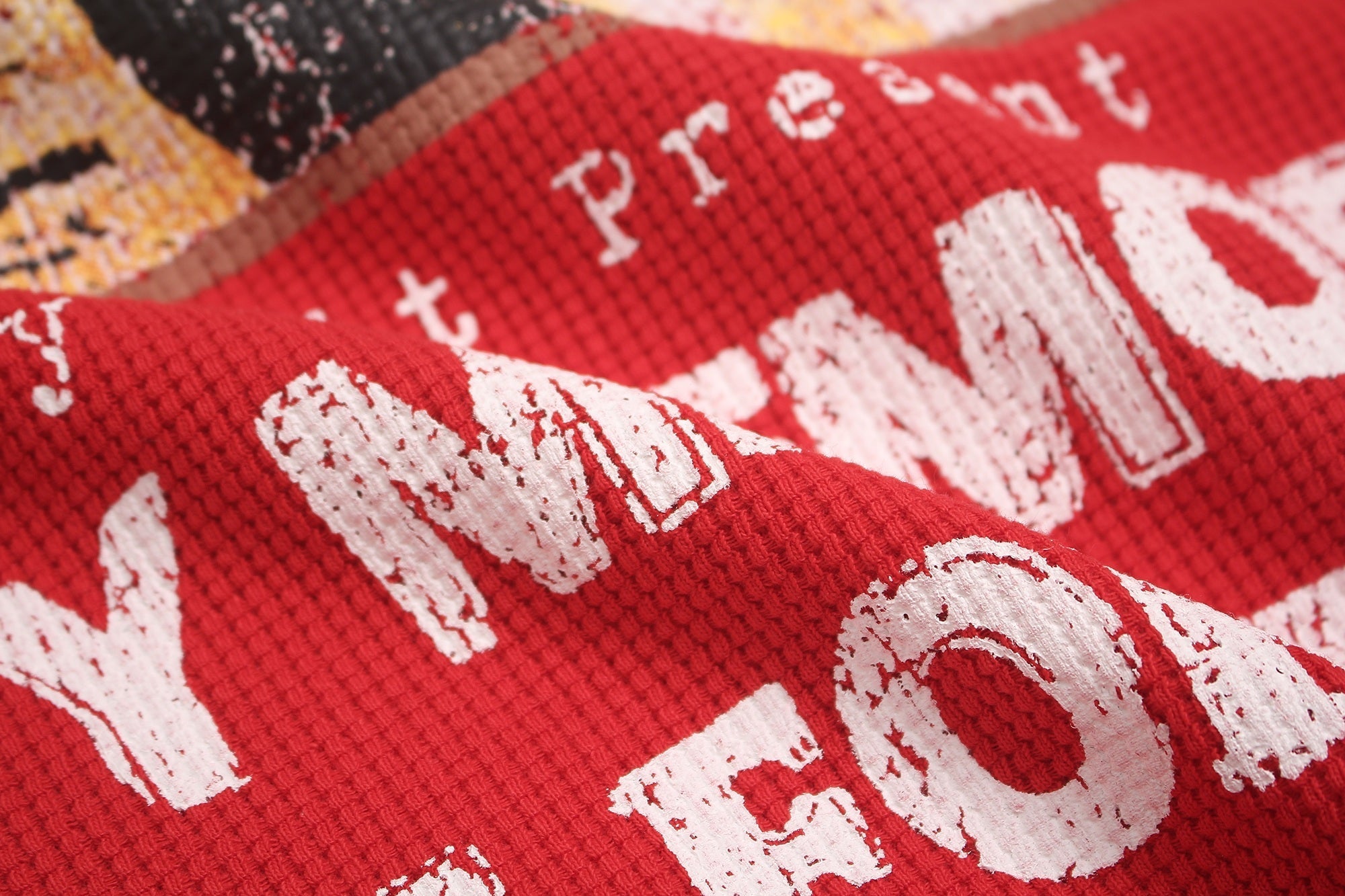 STARRVAINT “Happy Memories” Graphic Tee