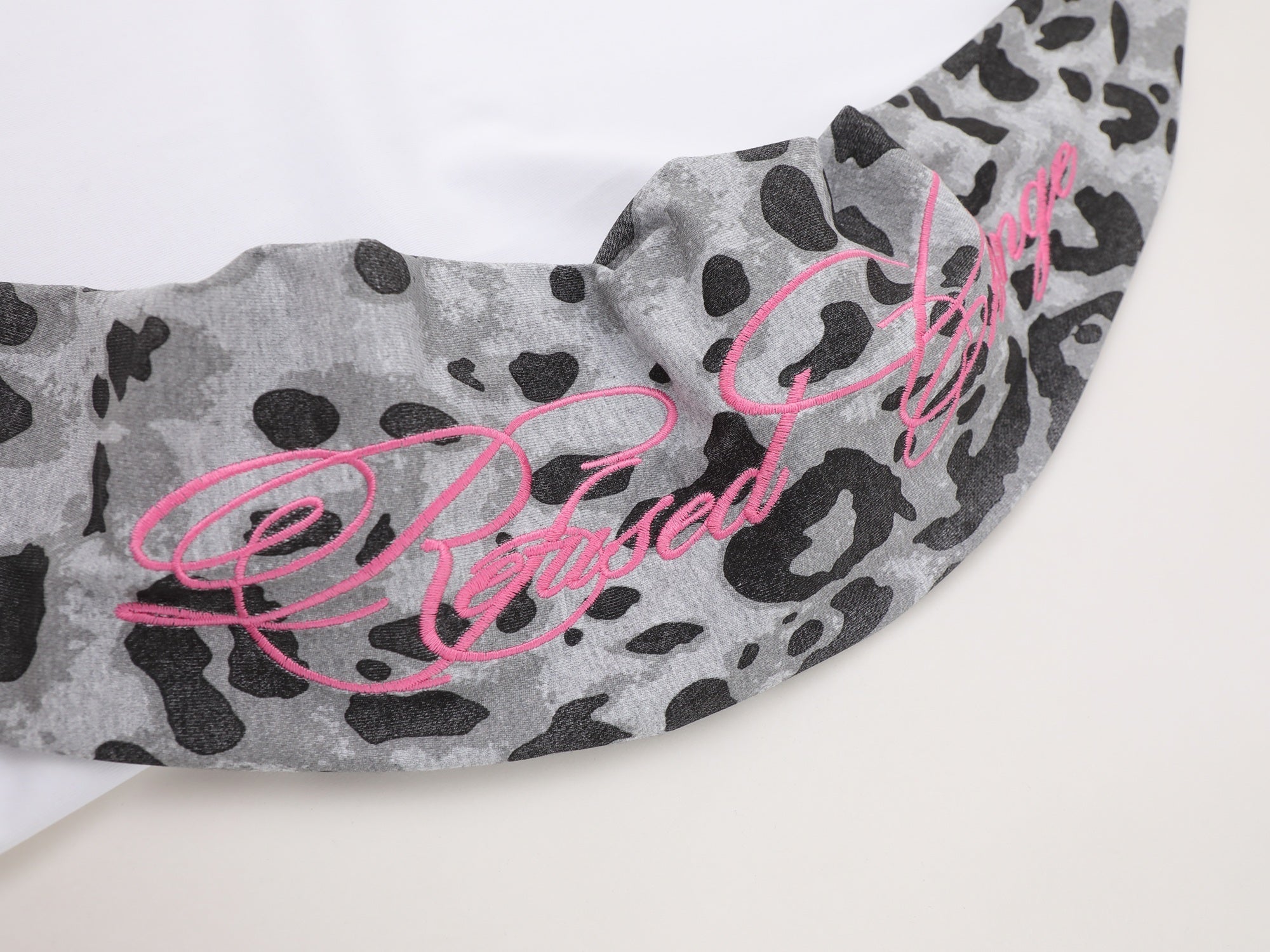 STARRVAINT Leopard Raglan Long Sleeve Tee