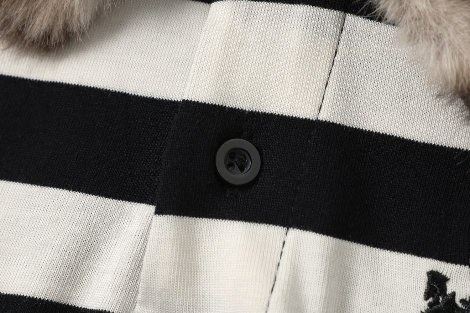 STARRVAINT Leopard Collar Stripe Polo Tee