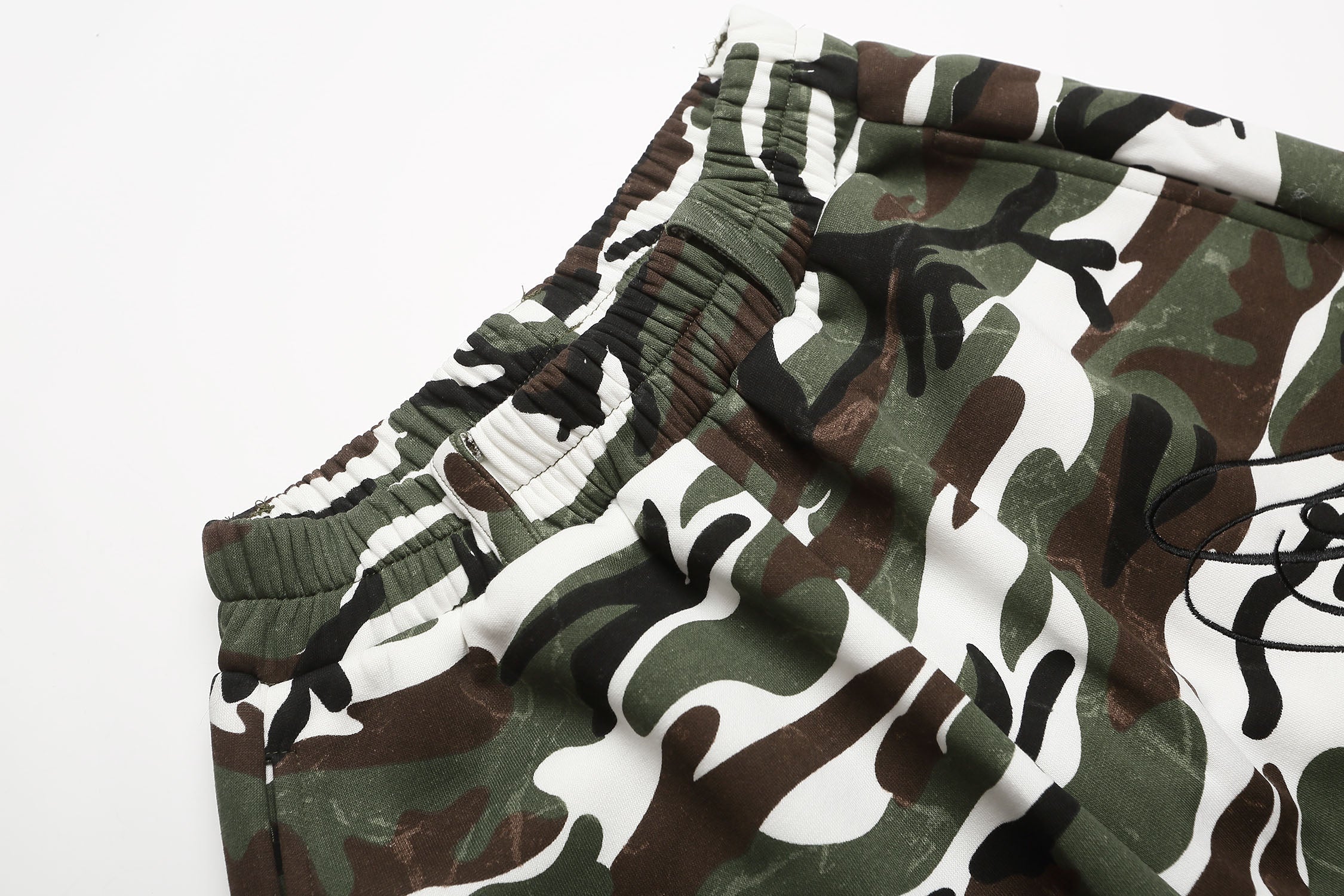STARRVAINT Camo Print Loose Shorts